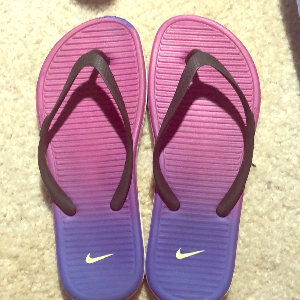 Girls Nike Flip Flops